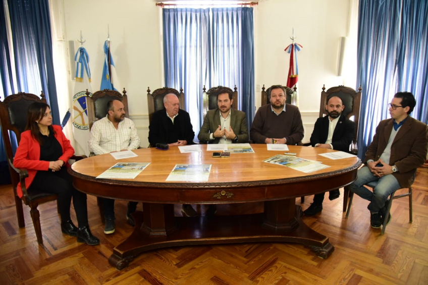 Villa María: Gill presentó el 1° Foro de Vivienda Social y Hábitat Sustentable que se realizará en Villa María