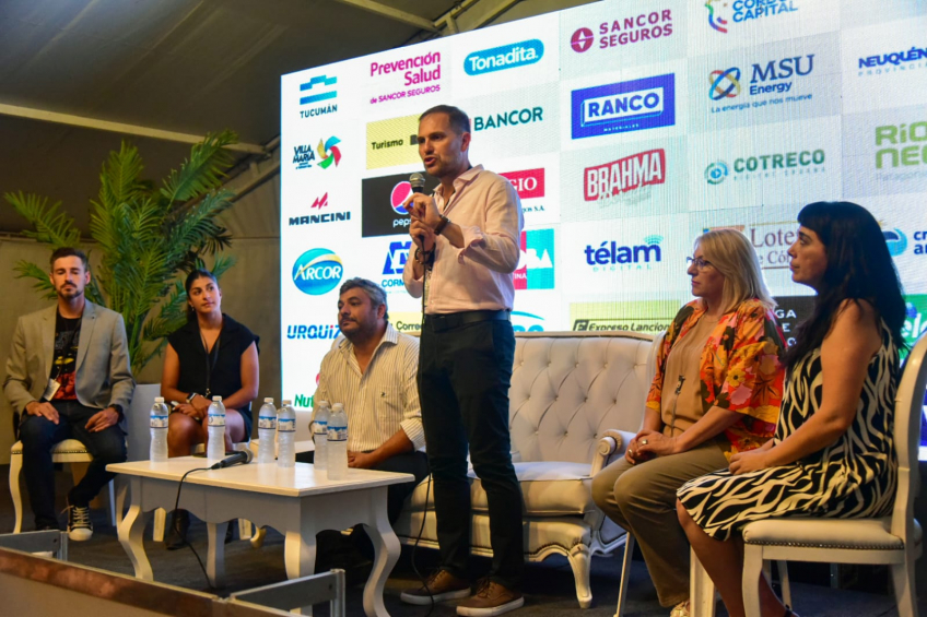 Villa María: Paz Martínez, el Toro Quevedo y Roxana Caeabajal animarán la novena edición del Festival del Adulto Mayor