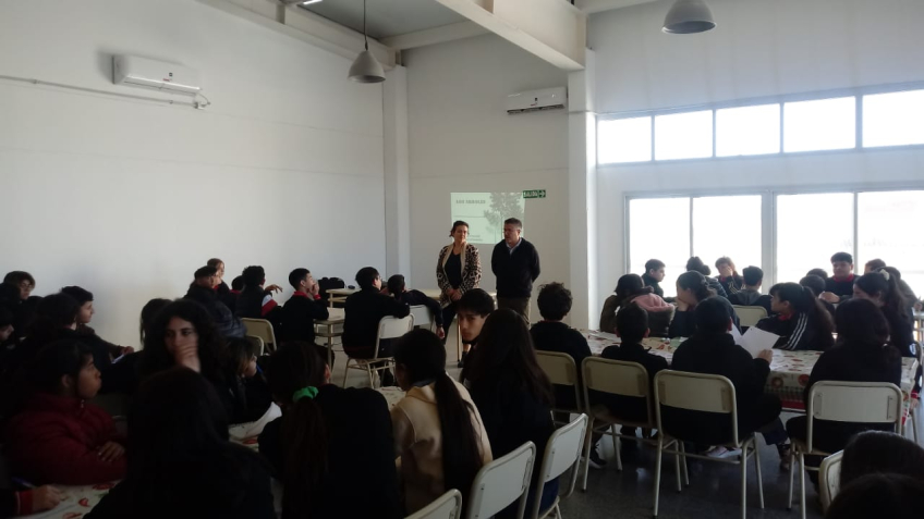 Villa María: Actividades de concientización y reforestación en la Escuela Secundaria de Formación en Automatización Industrial y Robótica