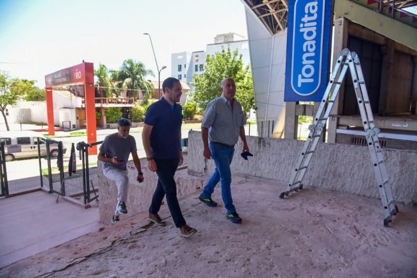 Villa María: Con obras en el ingreso del Anfiteatro, el municipio pone a punto el gigante de cara al 55º Festival Internacional de Peñas