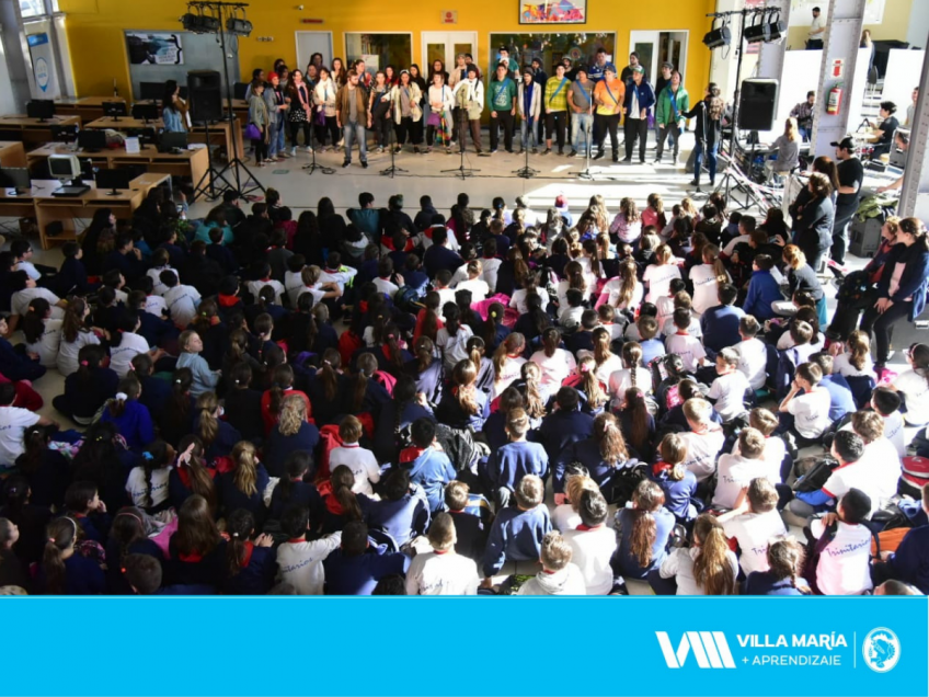 Villa María: Niños y niñas de escuelas primarias reflexionaron acerca de sus derechos con una comedia musical en la Biblioteca