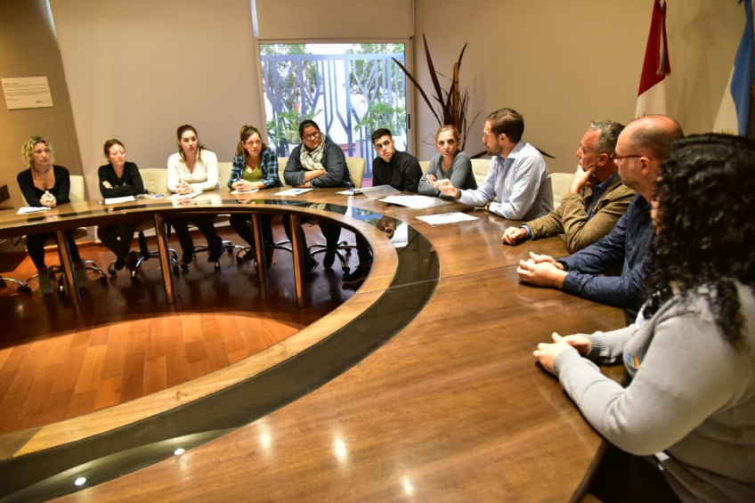 Villa María: Nueve emprendedores recibieron aportes para adquirir materias primas y herramientas