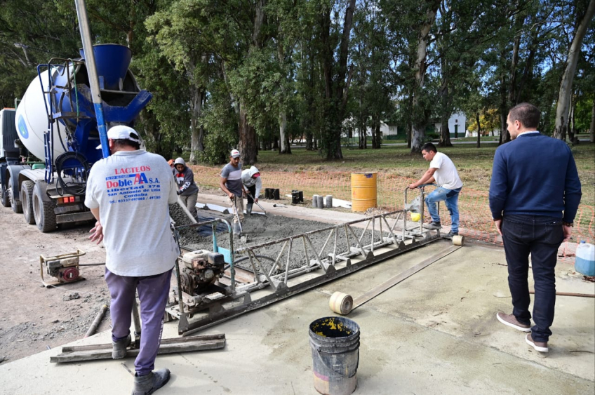 Villa María: La repavimentación de avenida Sucre avanza en su última cuadra, para dejar íntegramente renovadas las arterias del acceso norte
