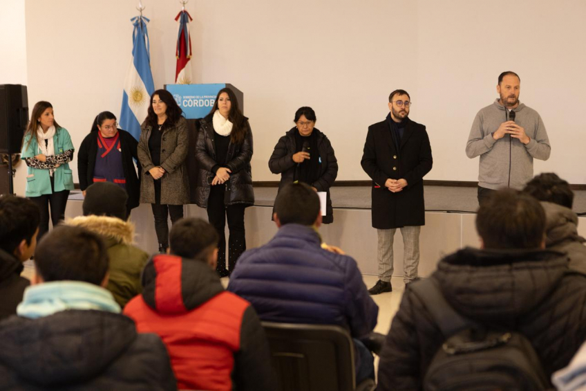 Villa María: Construyendo con Amor: Se llevó a cabo un taller de seguridad vial, dirigido a estudiantes de sexto año de la Escuela Abraham Juárez
