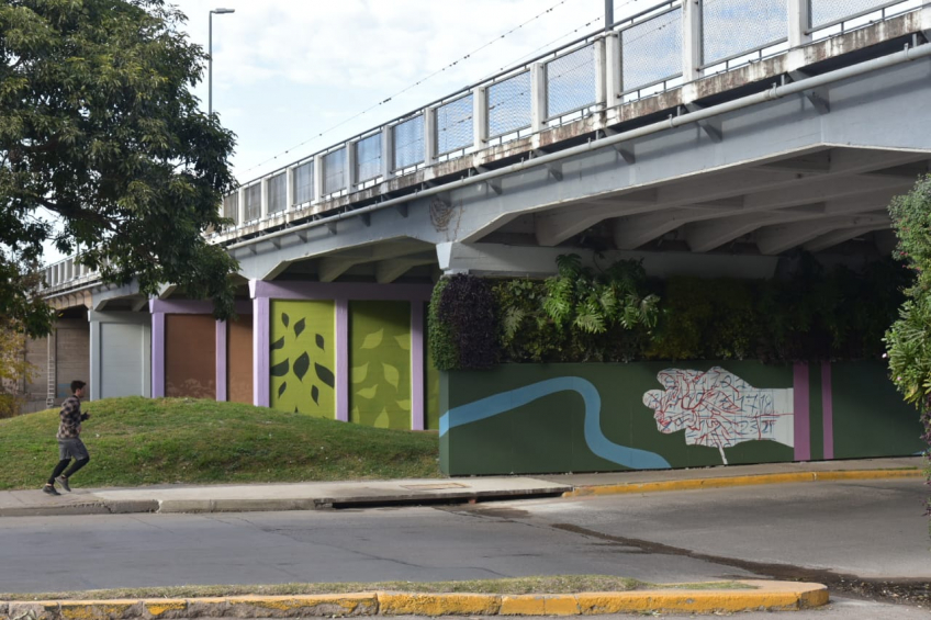 Villa María: El mural del puente Alberdi ya se vislumbra