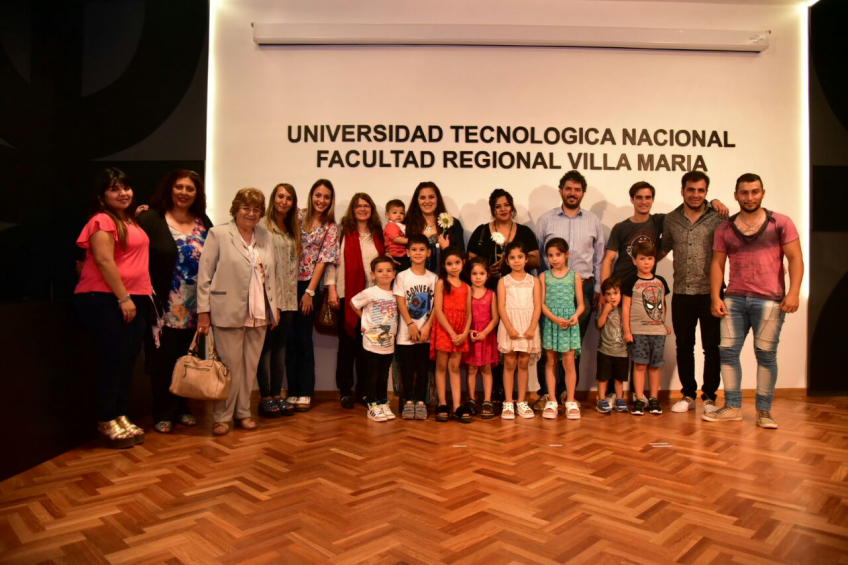 Villa María: Los seis primeros adultos que cursaron en los centros de terminalidad educativa recibieron su título secundario y quieren seguir estudiando