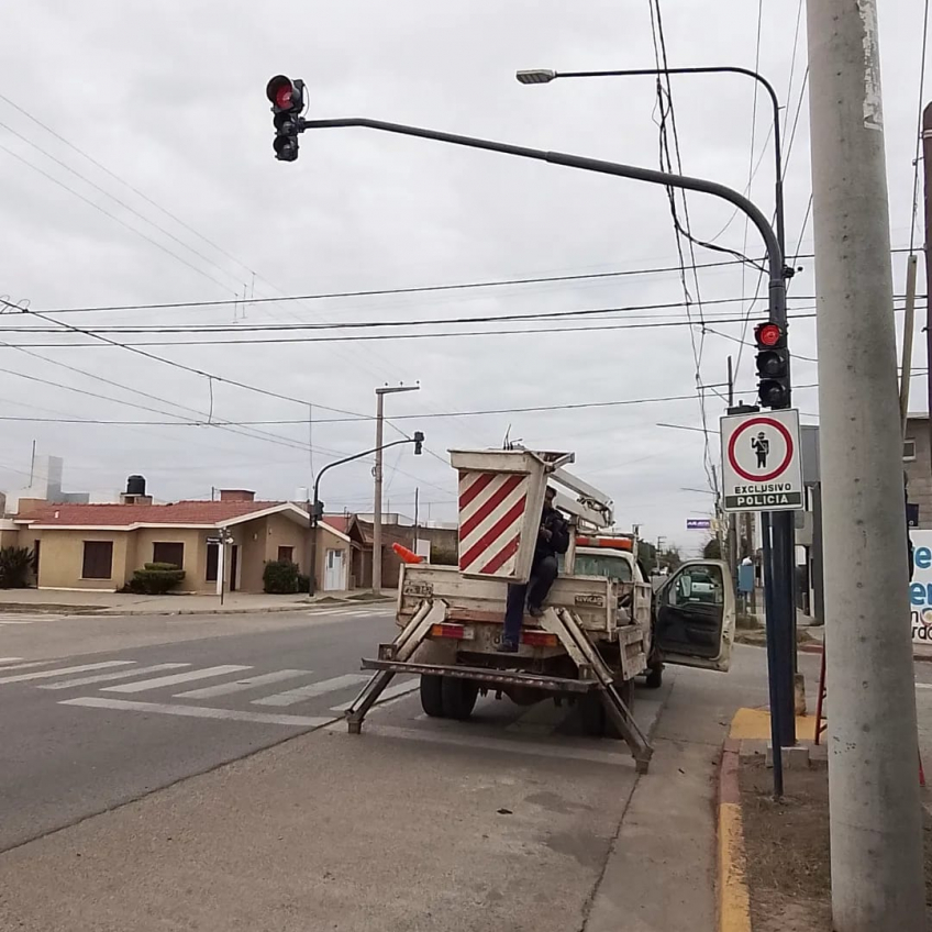 Villa María: La Municipalidad instaló semáforos en la intersección de las calles Porfirio Seppey y Tucumán