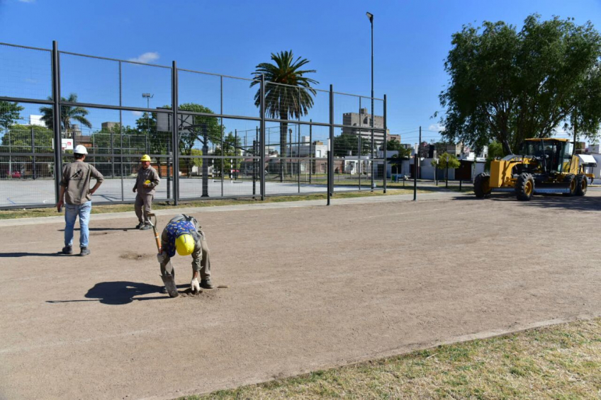 Villa María: Continúan las tareas de mantenimiento programadas para la compactación de la superficie de la pista de atletismo
