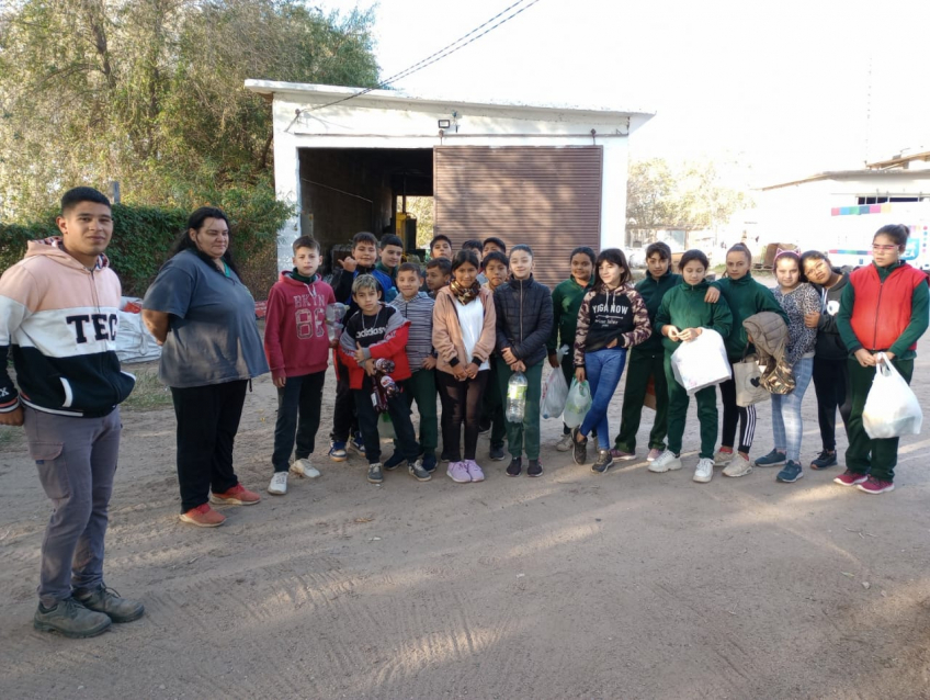 Villa María: Alumnos del Arturo M. Bas recorrieron el Centro Urbano de Gestión Ambiental para aprender sobre la importancia del reciclado