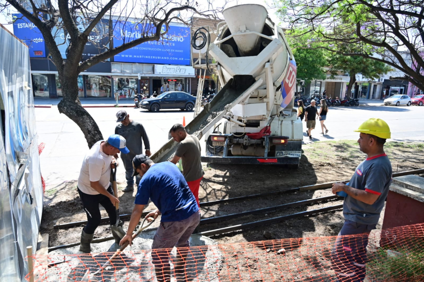 Villa María: Reparación de veredas en un sector de avenida Yrigoyen