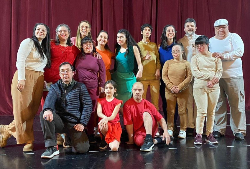 Villa María: El taller municipal de Danza en la Diversidad participó del Festival Desafiarte en el Teatro Real de Córdoba
