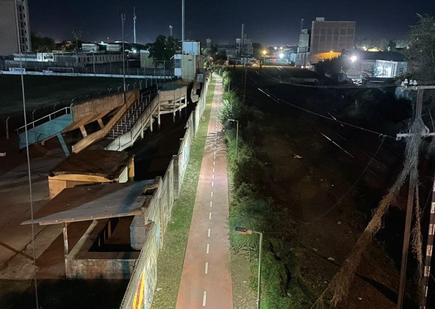 Villa María: Nuevas luminarias led se suman al trayecto de ciclovía entre calle San Juan y bulevar Vélez Sarsfield