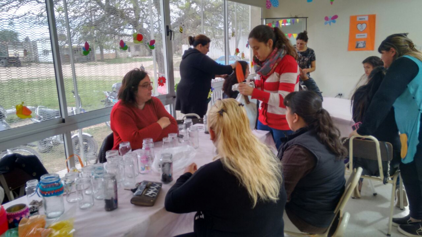Villa María: ​Las mamás y abuelas tuvieron una tarde de spa, cocina y huerta en el Centro de Promoción Familiar de barrio Botta