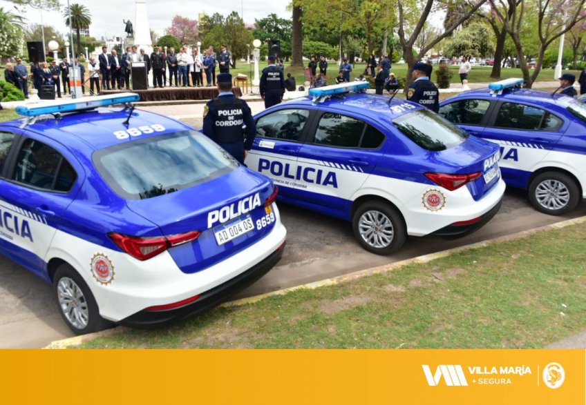 Villa María: Mosquera y Gill encabezaron la entrega de cinco móviles y cuatro motocicletas a la Departamental San Martín