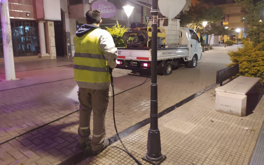 Villa María: El municipio continúa con las tareas nocturnas de desinfección en espacios públicos   