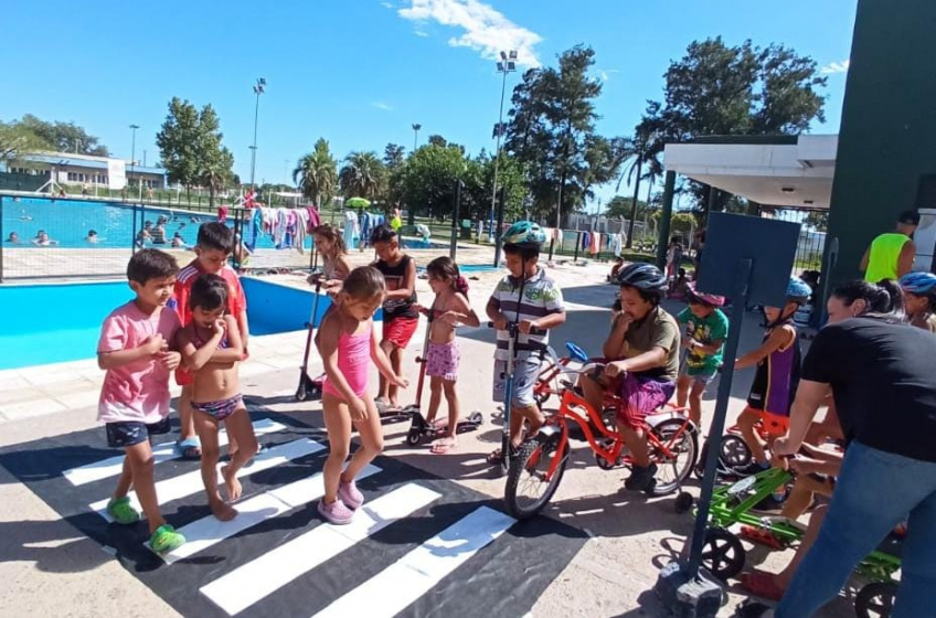 Villa María: Niños y niñas de la Escuela de Verano Municipal aprenden educación vial a través del juego