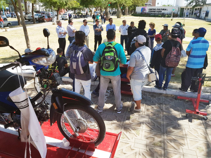 Villa María: Con la entrega de certificados, los participantes ya se preparan para continuar aprendiendo sobre mecánica de motos