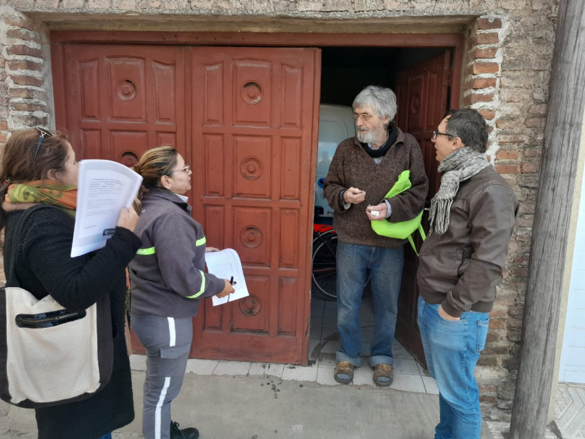 Villa María: Alarmas Comunitarias: El municipio entregó 52 pulsadores en Barrio Ameghino
