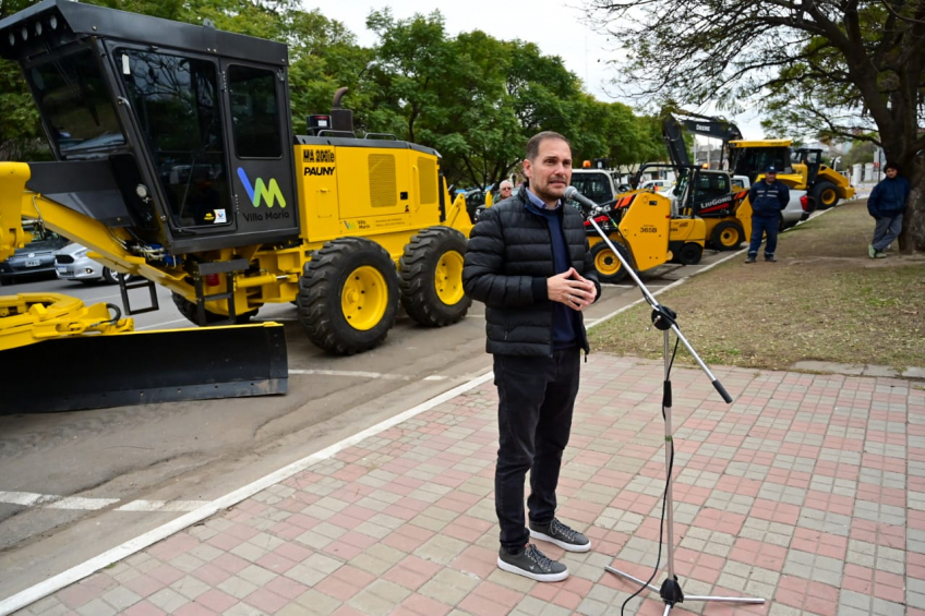 Villa María: Gill presentó las maquinarias que operarán en el Centro de Gestión Ambiental, con una inversión sin precedentes en equipamiento
