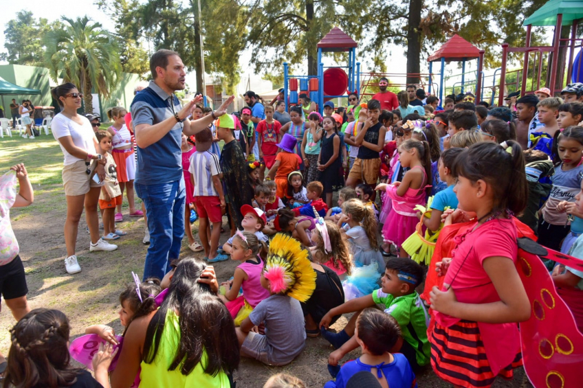 Villa María: Con una fiesta de disfraces, la Escuela de Verano municipal celebró el fin de la temporada disfrutada por más de 500 niñas y niños