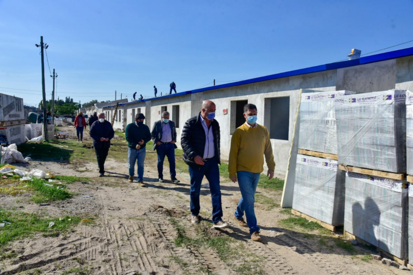 Villa María: Las obras de terminación de viviendas y el pavimento continúan a buen ritmo en barrio Evita