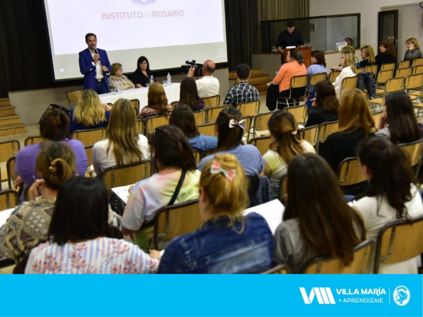 Villa María: Por el Día del Maestro, se entregó un reconocimiento a 32 docentes de escuelas primarias y a los del programa de Educación para adultos