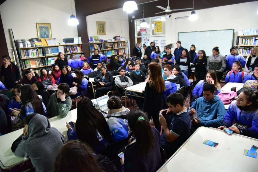 Villa María: Los Jóvenes Preventores del IPEM 147 compartieron con sus compañeros un taller de reflexión y debate sobre el consumo de sustancias
