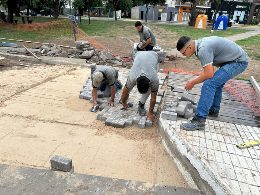 Villa María: Eduardo Accastello supervisó este sábado las obras de reconstrucción de veredas