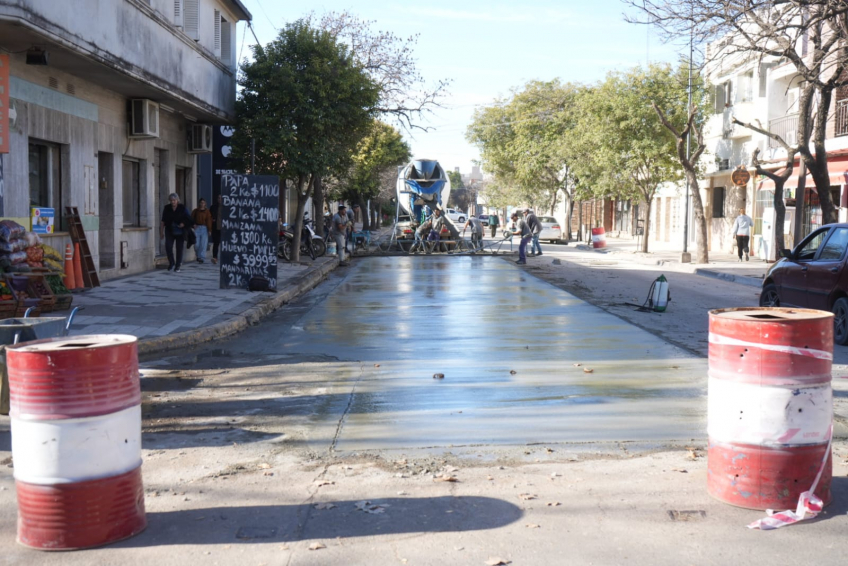 Villa María: Plan de reacondicionamiento de calles: El municipio asfalta media calzada de calle San Juan