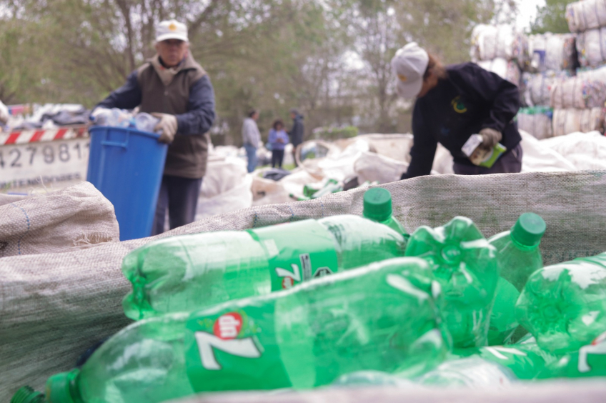 Villa María: Unos 1.200 kilos de plásticos y 700 litros de aceite usado fueron recuperados durante las noches del Recorrido Peñero