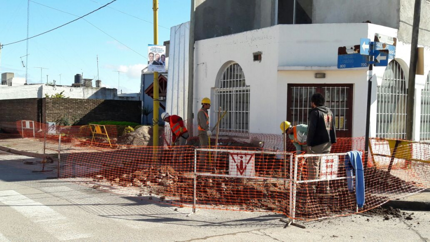 Villa María: Avanza el segundo cruce el refuerzo de gas natural del loteo Casalinda, en bulevar Vélez Sársfield y calle Estados Unidos