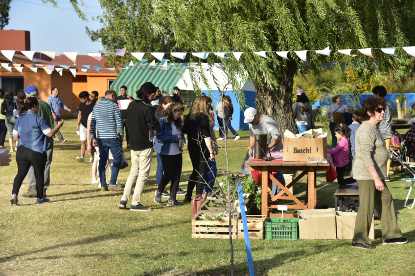 Villa María: La Feria Agroecológica vuelve a la Escuela Granja este domingo